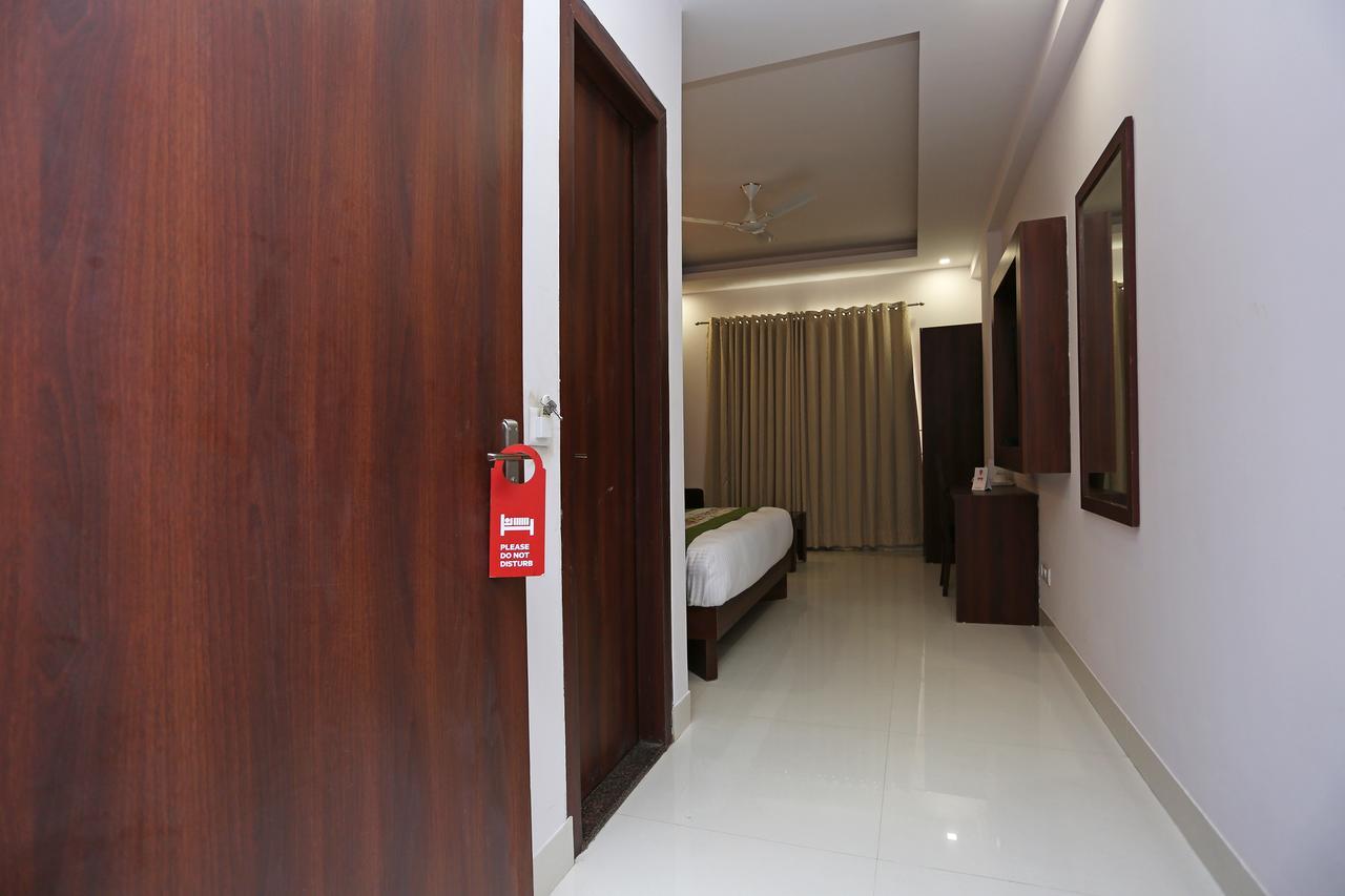 Hotel Arch - Near Aerocity New Delhi Extérieur photo