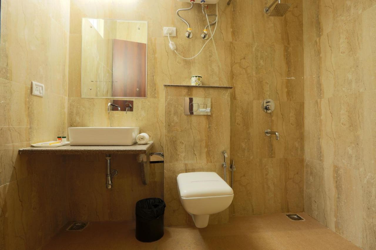 Hotel Arch - Near Aerocity New Delhi Extérieur photo